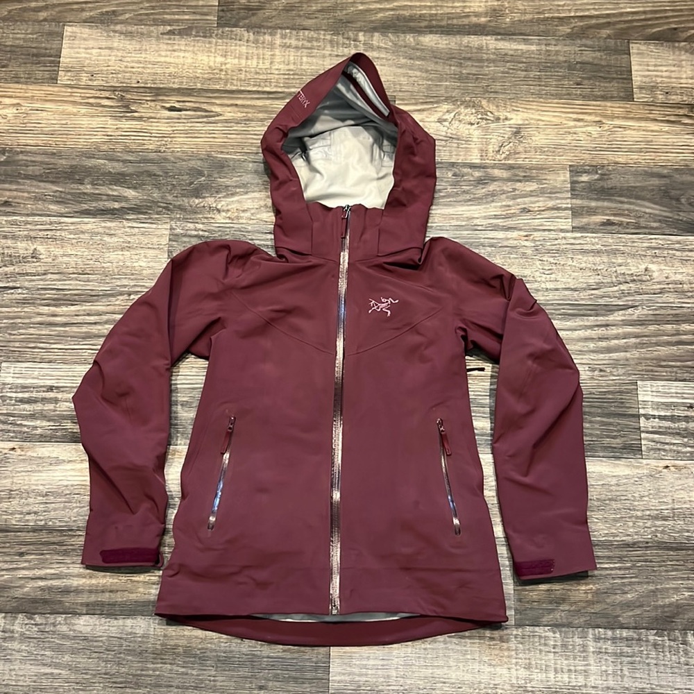 Arc'teryx Women's Maroon Ski & Snow Jacket